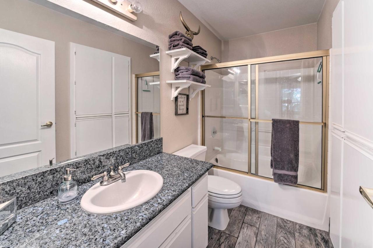 Lake Havasu Condo With Pool Access 1 Block To Beach Lake Havasu City Buitenkant foto