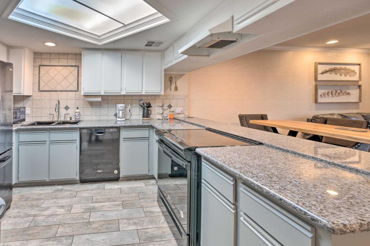 Lake Havasu Condo With Pool Access 1 Block To Beach Lake Havasu City Buitenkant foto